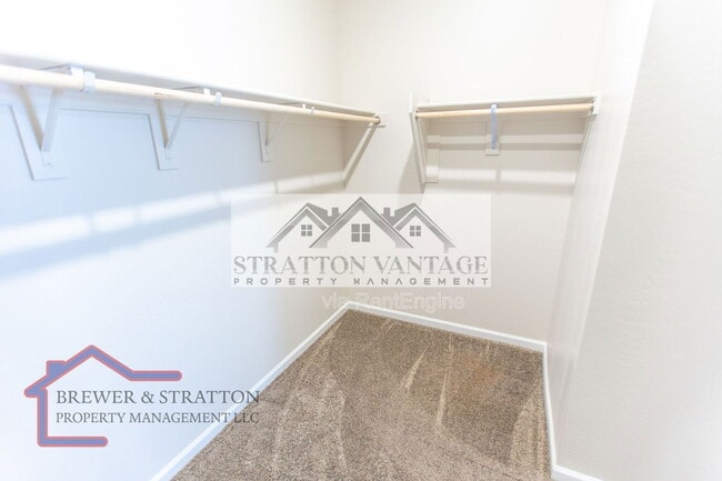 Building Photo - 2028 E Brooklyn Dr