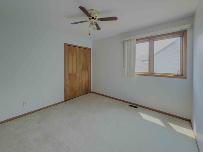 Building Photo - Exceptional Lease Offering in Novi Schools!