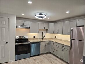 Building Photo - 403 White Cedar Blvd