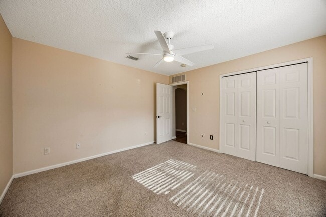 Building Photo - Spacious 4-Bedroom Home in Meadowfield with Fenced Yard