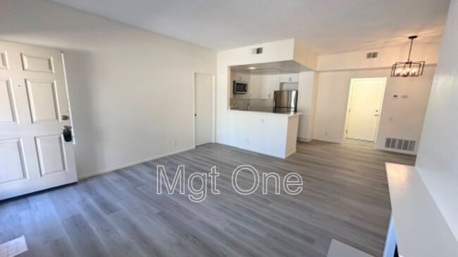 Building Photo - 18902 Canyon Hill Dr