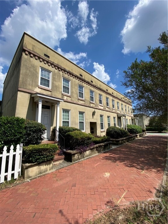 Primary Photo - 410 E Hall St