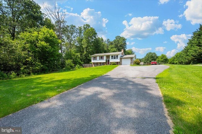 Building Photo - 11584 Liberty Oak Dr