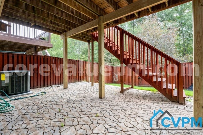 Building Photo - 2668 Streamview Dr