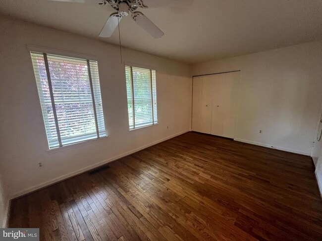 Building Photo - 2080 Golf Course Dr