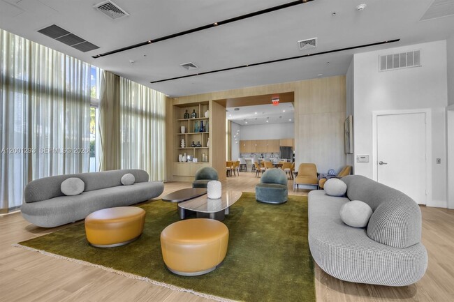 Building Photo - 90 SW 3rd St