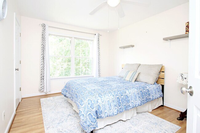 Building Photo - $500 Off 1st Month's Rent! Pet-Friendly End-Unit with Walkable Forest Lakes Lifestyle