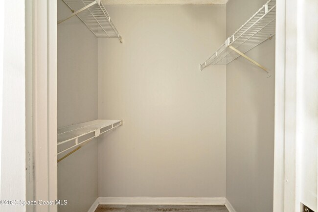 Building Photo - 240 Spring Dr