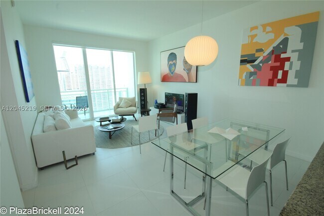 Building Photo - 950 Brickell Bay Dr