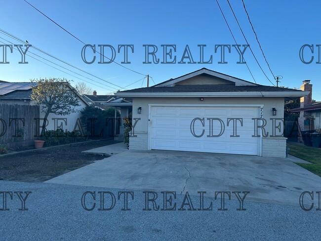 Building Photo - 717-725 California Street