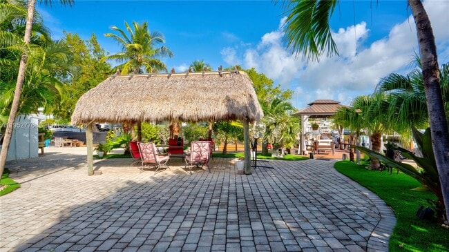 Building Photo - 150 Azalea St