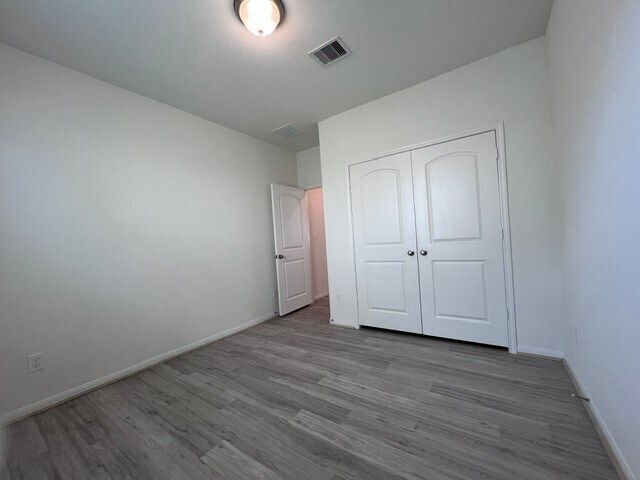 Building Photo - 14147 Little River Dr