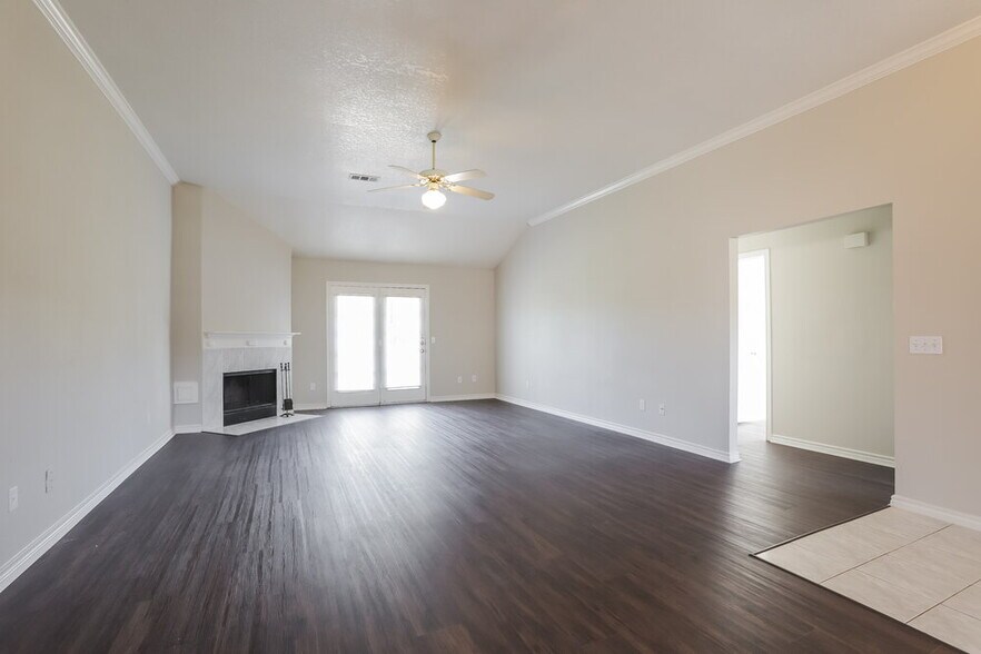 Building Photo - 6750 Liberty Valley Dr