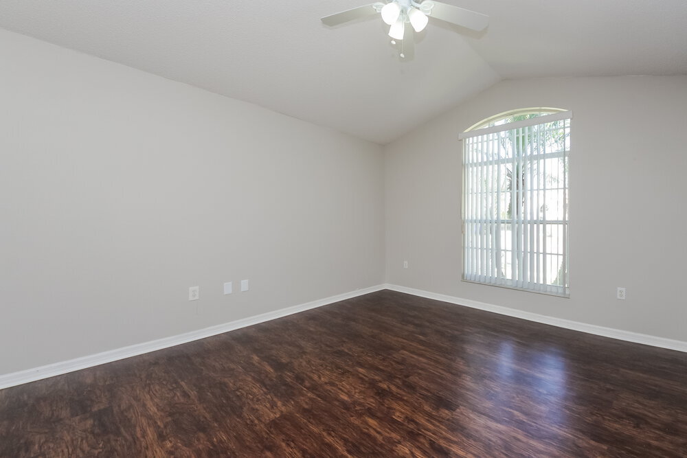 Building Photo - 671 Eagle Pointe S