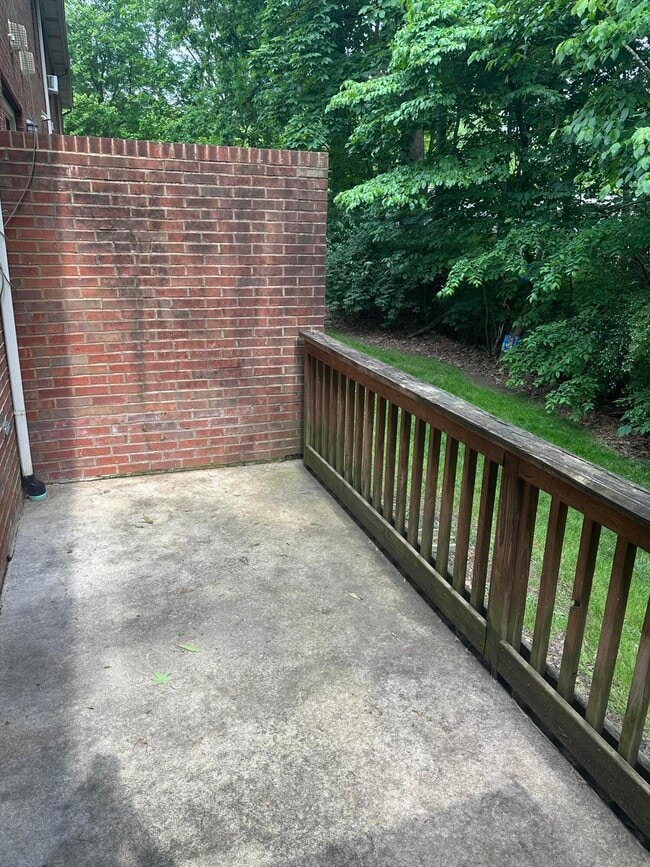 Building Photo - 1017 Smither Dr