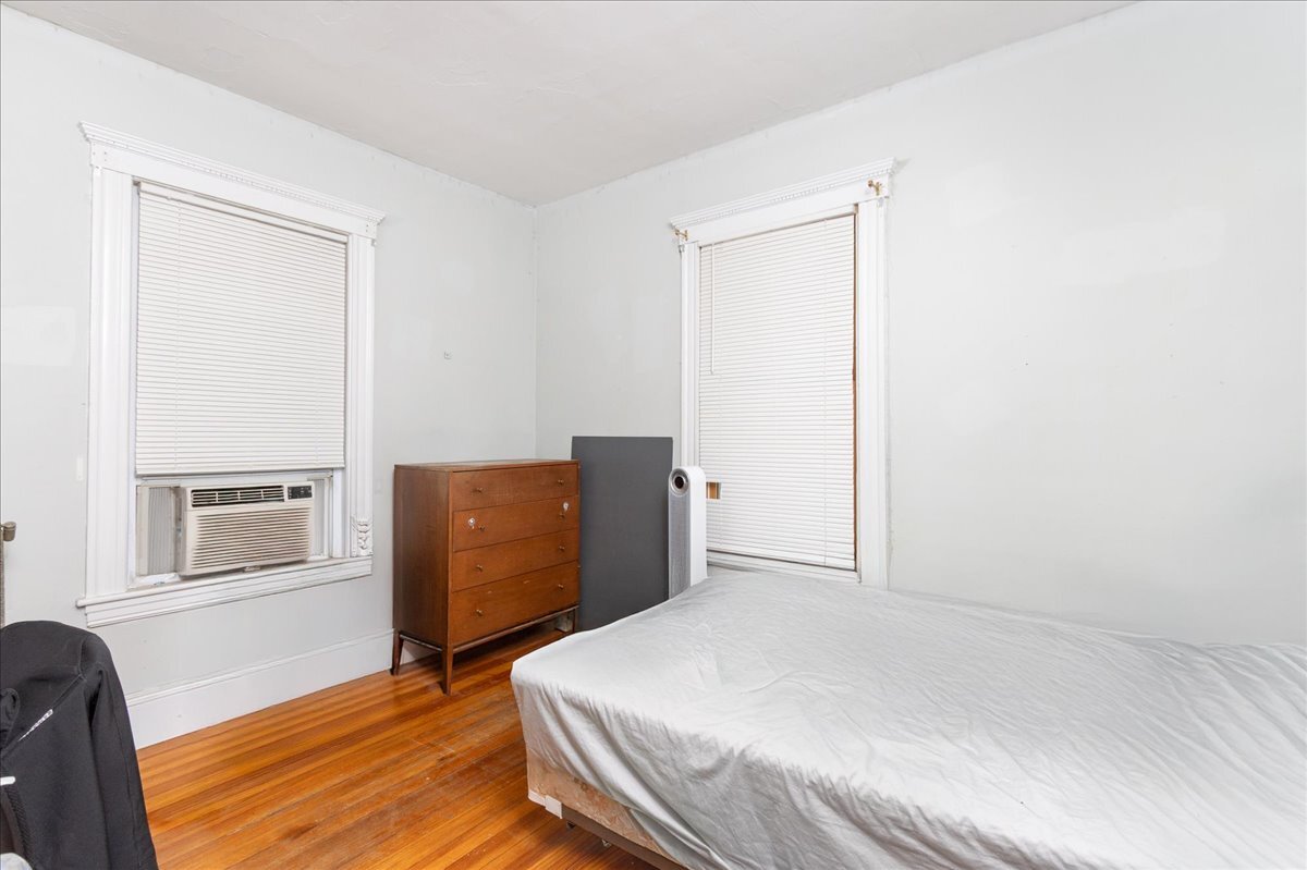 Building Photo - 142 Calumet St