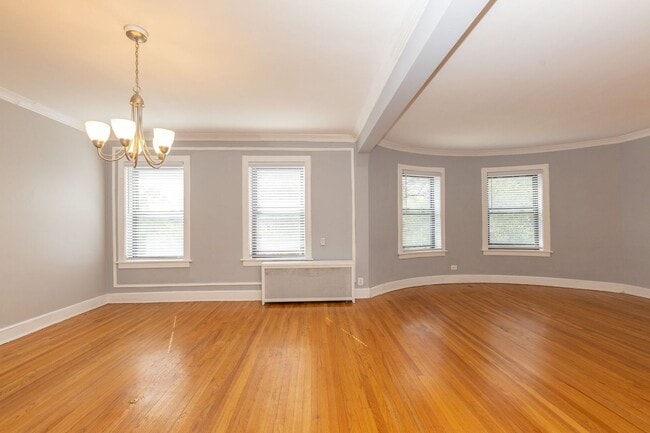 Interior Photo - 800 Michigan