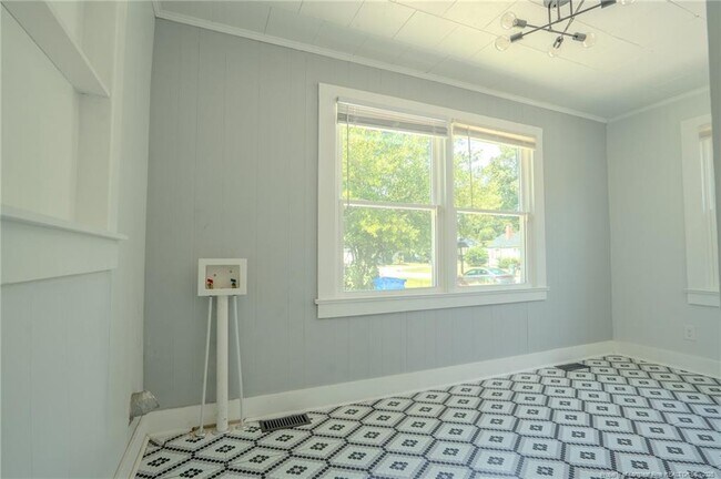 Building Photo - 120 Kirkland Dr