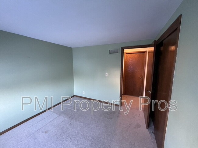 Building Photo - 3204 Chateau Ct