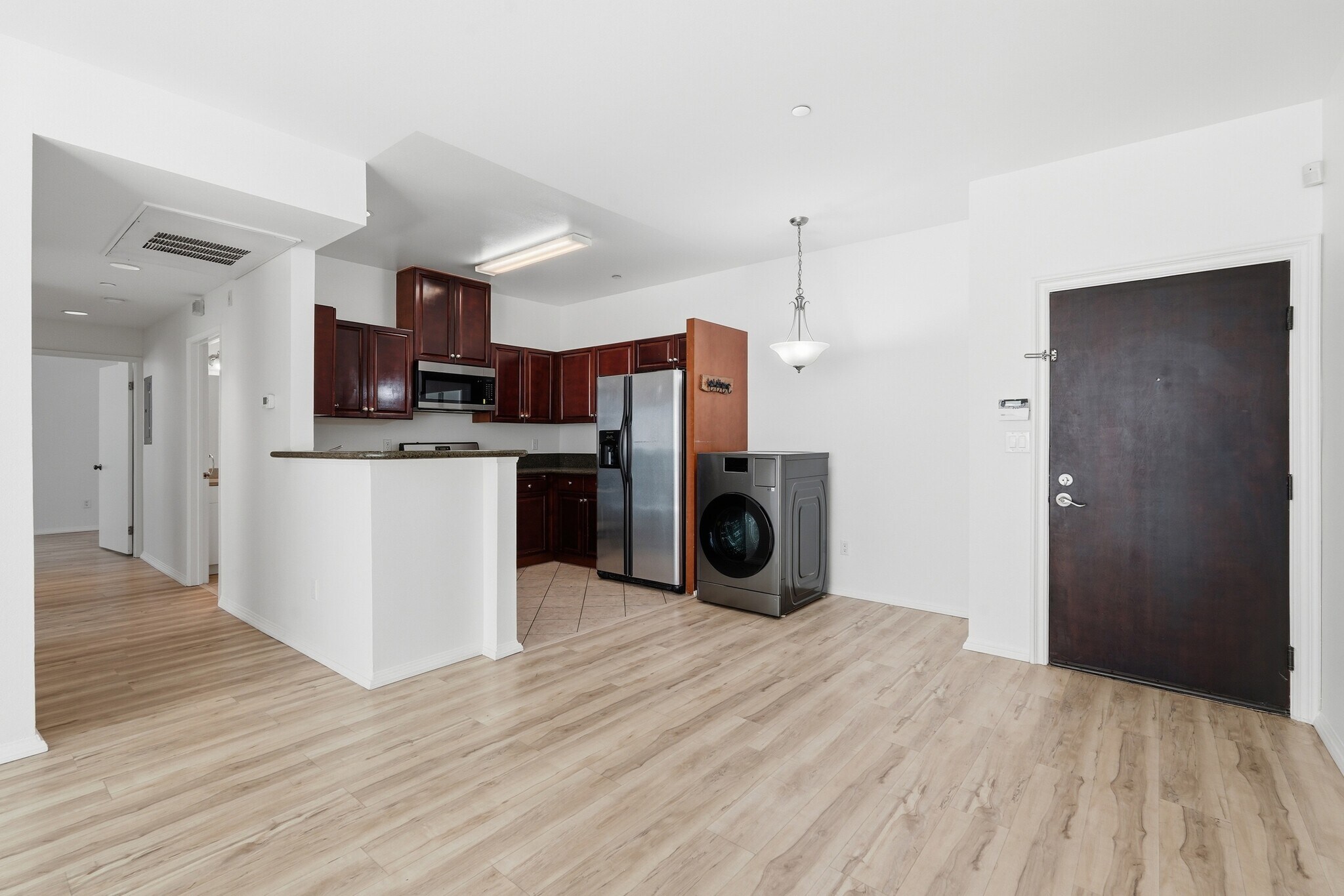Building Photo - 13941 Sherman Way