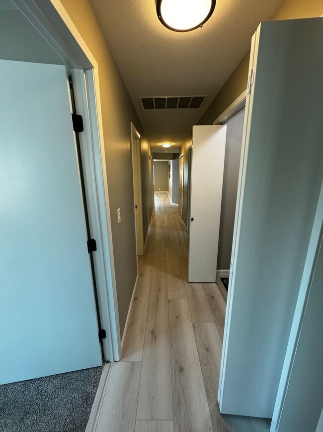 Building Photo - n651 S. 83rd Ave