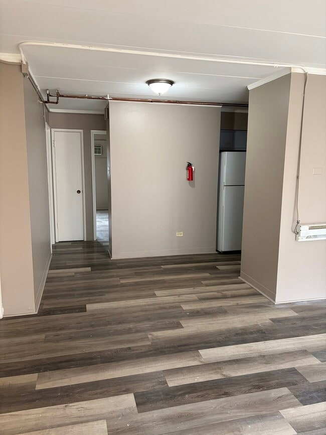 Building Photo - 9533 Mansfield Ave