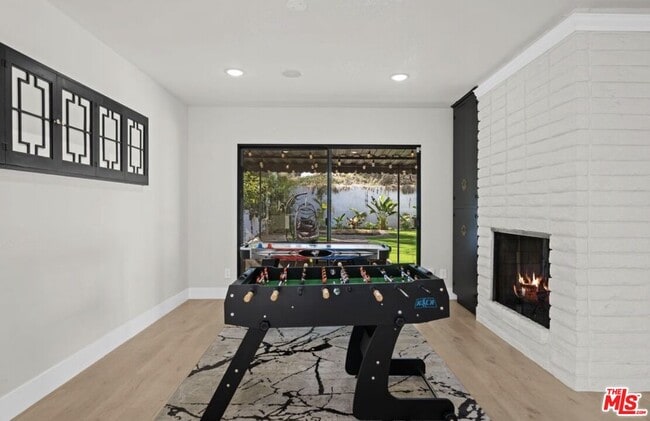 Building Photo - 2617 S Beverly Dr