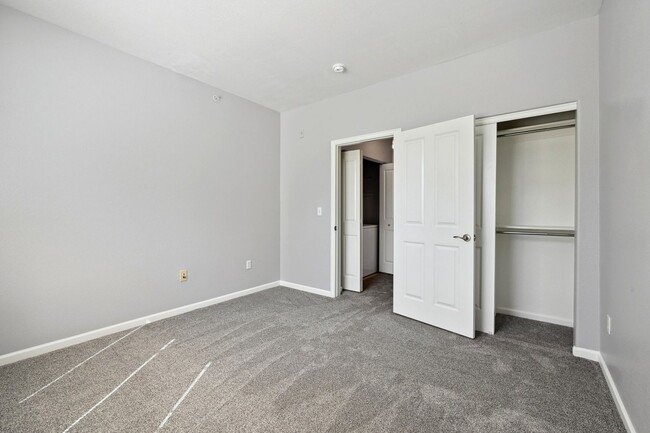 Building Photo - 2 Bedroom Condo in Littleton