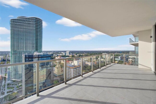 Building Photo - 275 1st Ave S