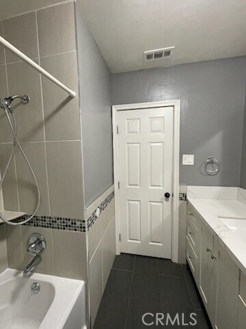 Building Photo - 1538 E Larkwood St