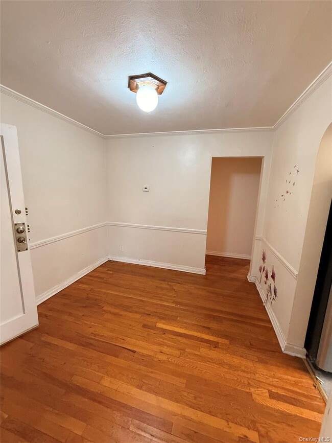 Building Photo - 76-27 170th St