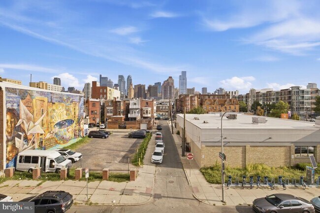 Building Photo - 1418 Christian St