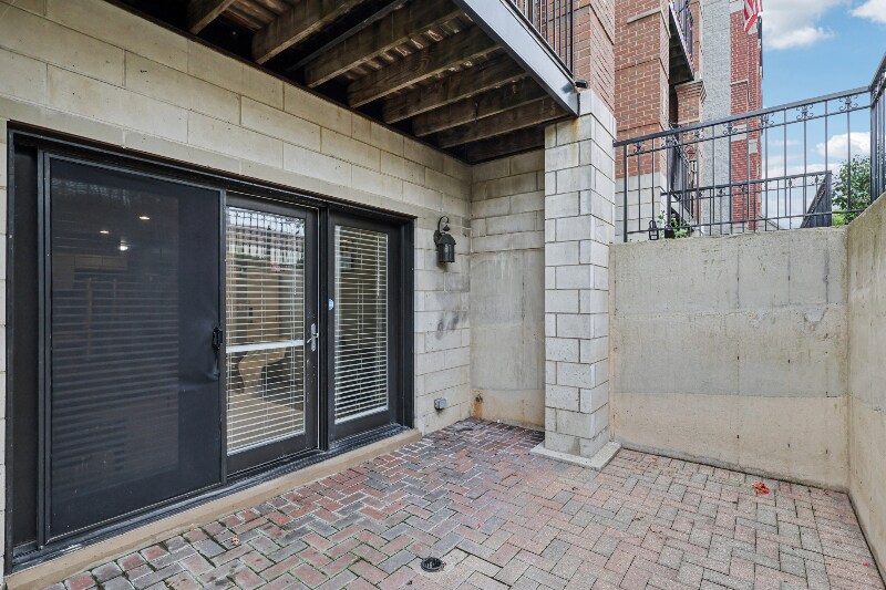 Building Photo - 7143 W Irving Park Rd