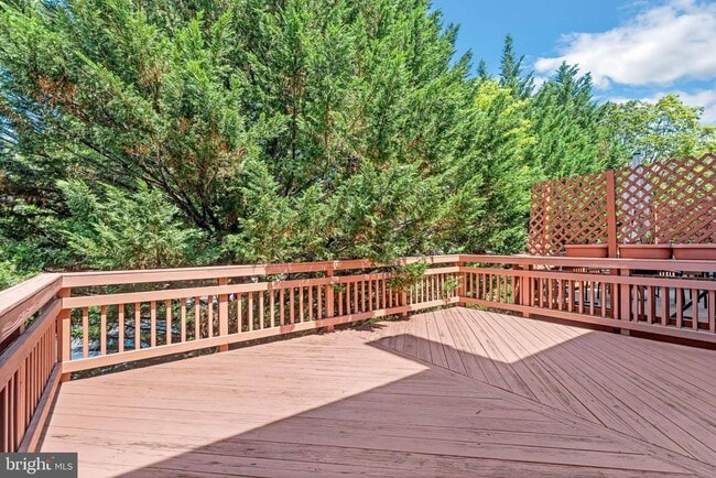 Building Photo - 20539 Golf Course Dr