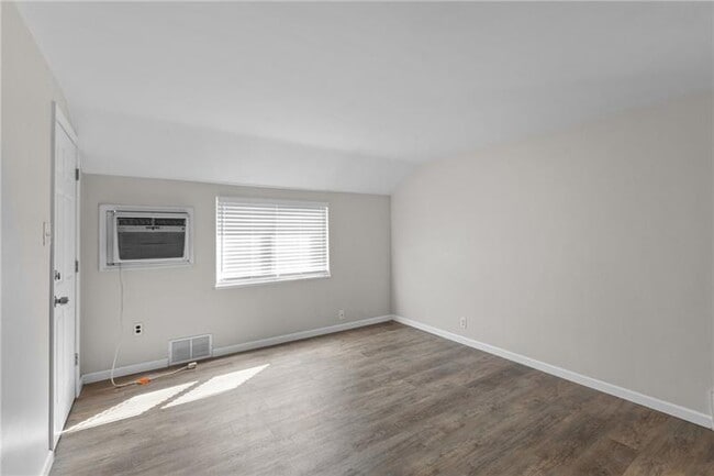 Building Photo - 6812 Grand Ave