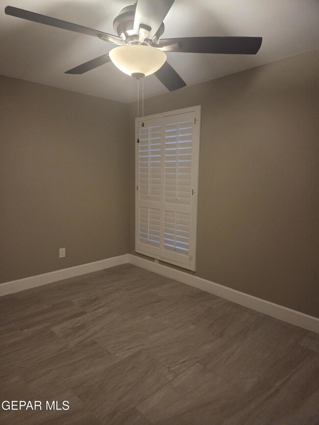 Building Photo - 15000 Ashford St