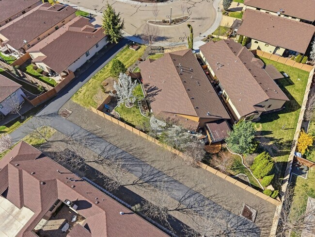 Building Photo - 5850 N Rio Lomas Ave