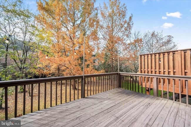 Building Photo - 20 Tenby Ct