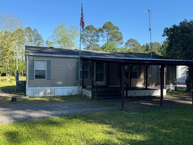 Building Photo - Macclenny SR121 Doublewide