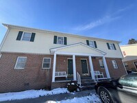 Building Photo - 702 Thomas Ln