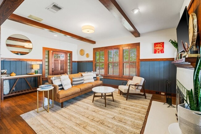 Building Photo - Beautifully Updated Historic Home