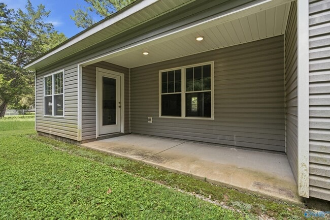 Building Photo - 6415 Flo Dr NW