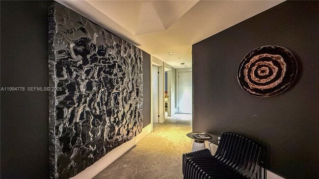 Building Photo - 2000 Island Blvd