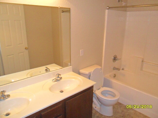 Building Photo - 25825 W Miami St