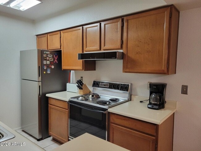 Building Photo - 10610 S 48th St