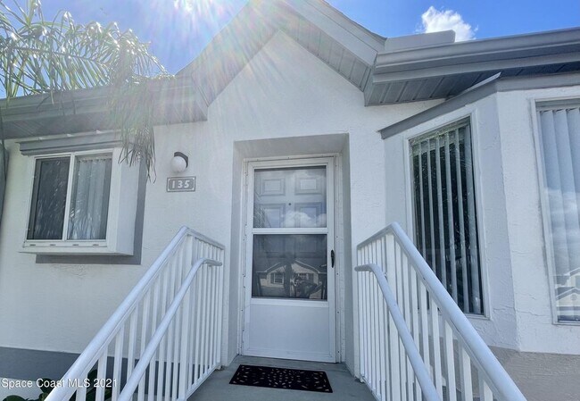 Building Photo - 135 Ocean Park Ln