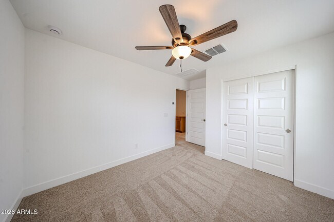 Building Photo - 14784 W Smoketree Dr