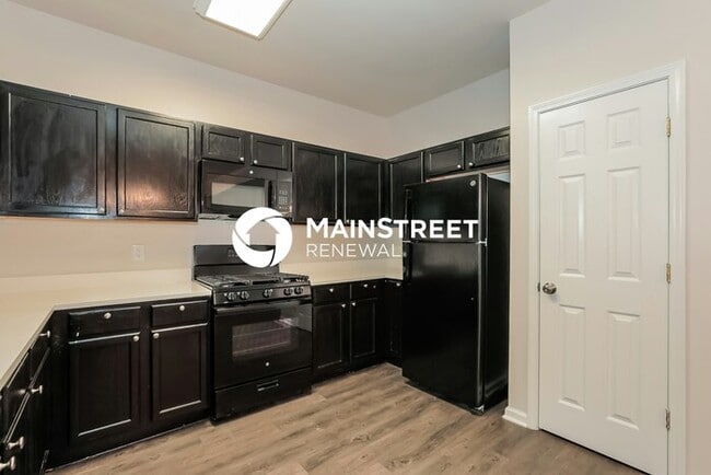Building Photo - 3 Bedroom Pet-Friendly Home in Oakwood, GA...
