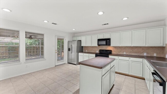 Building Photo - 111 N Misty Dawn Dr