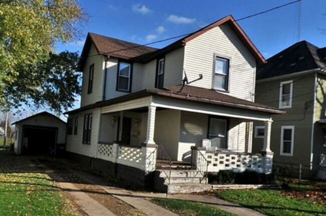 Primary Photo - Spacious 3 Bedroom and 1.5 Bath